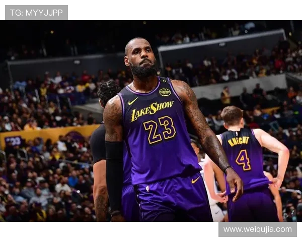 詹姆斯足球明星队的荣耀之路与未来展望探讨