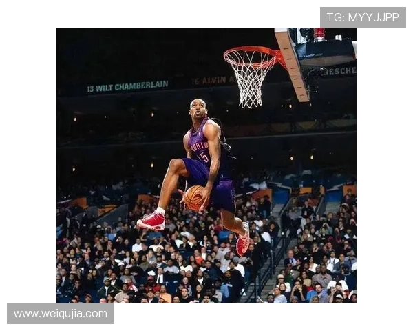 足球明星们的扣篮挑战谁能在篮球场上大显身手视频揭秘 足球明星们的扣篮挑战谁能在篮球场上大显身手视频揭秘