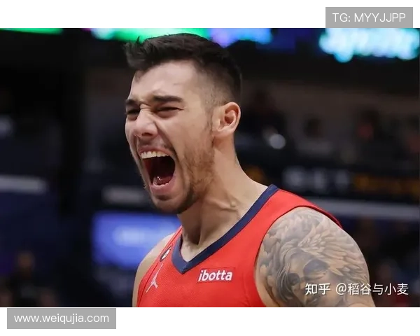 重庆羽毛球队在欧锦赛积分榜上以98分稳居第一名展现强劲实力 重庆羽毛球队在欧锦赛积分榜上以98分稳居第一名展现强劲实力